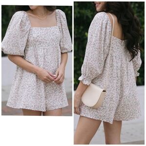 Storia romper in a floral, cottagecore, puff sleeve, square neck, Babydoll M